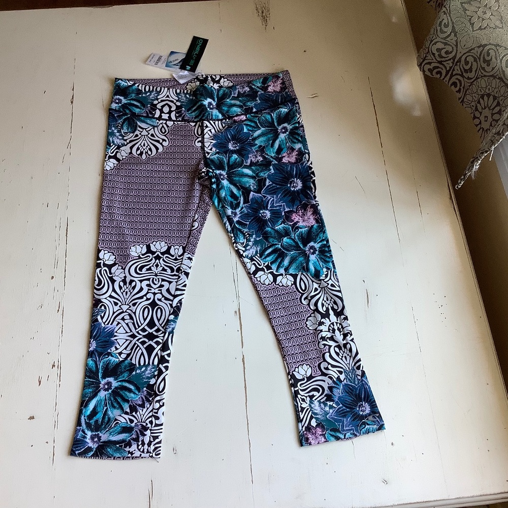 New with Tags O’Neill Grace Capri pants tights Medium